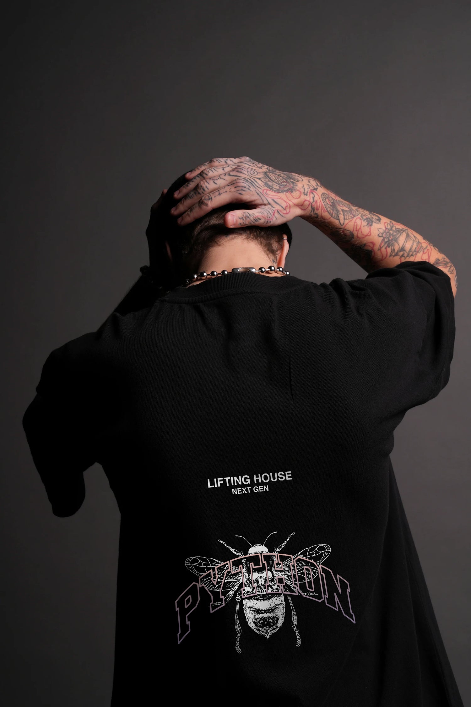 PYTHON BEE GRAPHIC T SHIRT - OVERSIZED