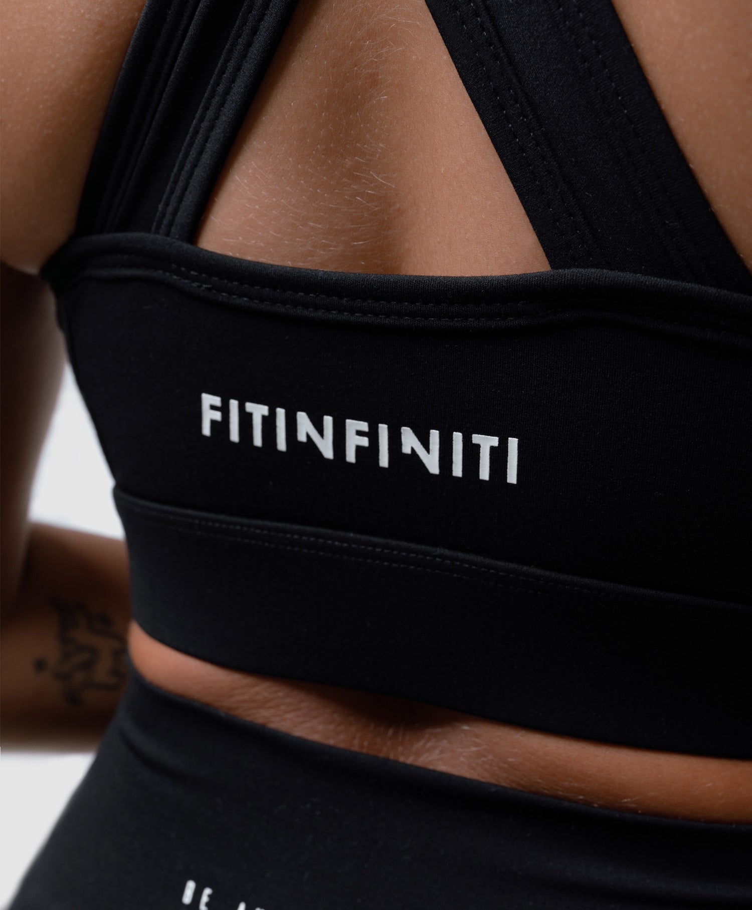 BLACK BRA PYTHON//FITINFINITI